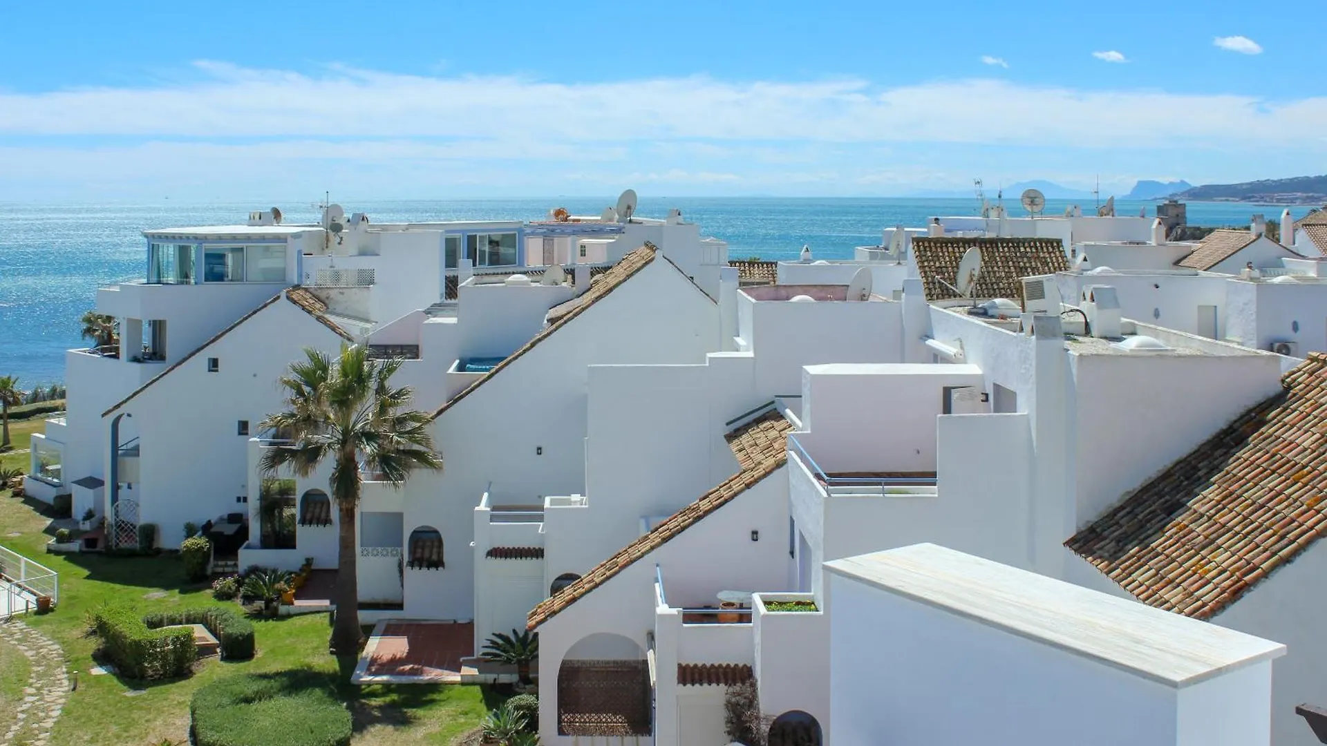 Appartement Beachfront Penthouse With Sea Views, Hot Tub, Bbq Casares